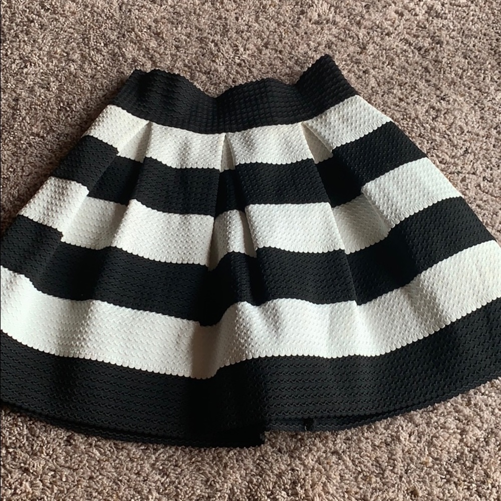 🖤Structured Skirt🖤